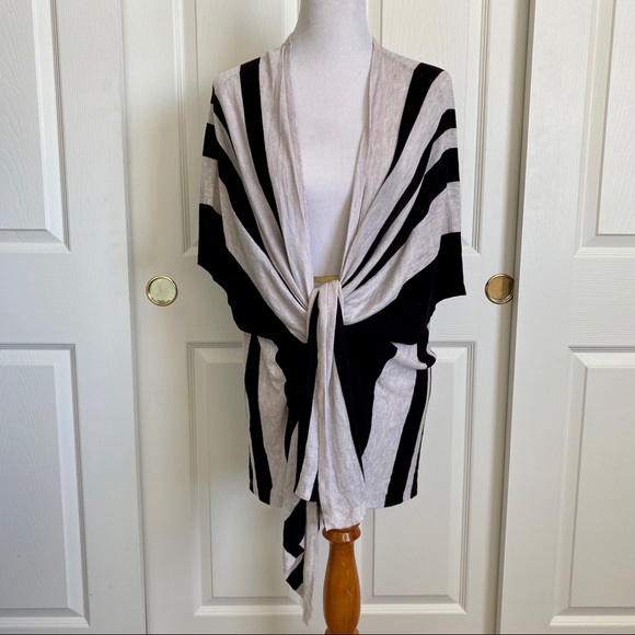 H&M‎ Black Tan Knit Striped Shawl Wrap Cardigan Size XS/S - Picture 2 of 7